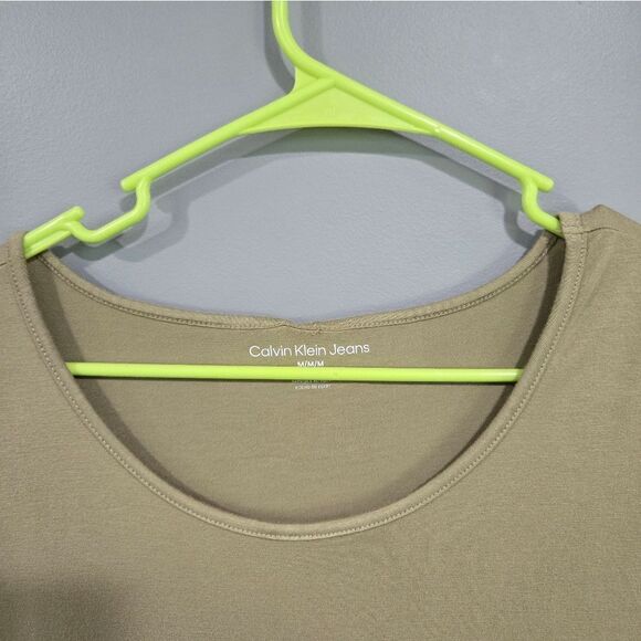 🐢 Calvin Klein Jeans T-Shirt Size M. - Picture 3 of 10